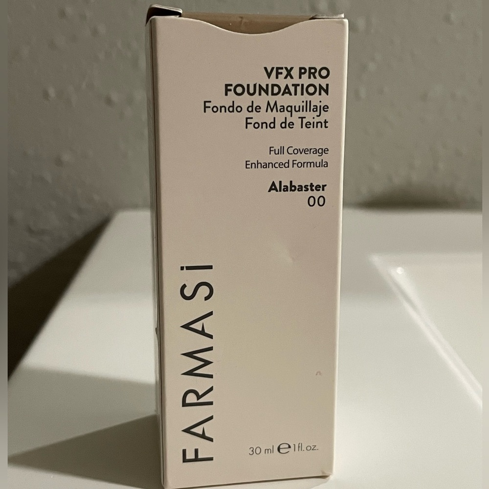 Farmasi VFX Foundation Alabaster 00
